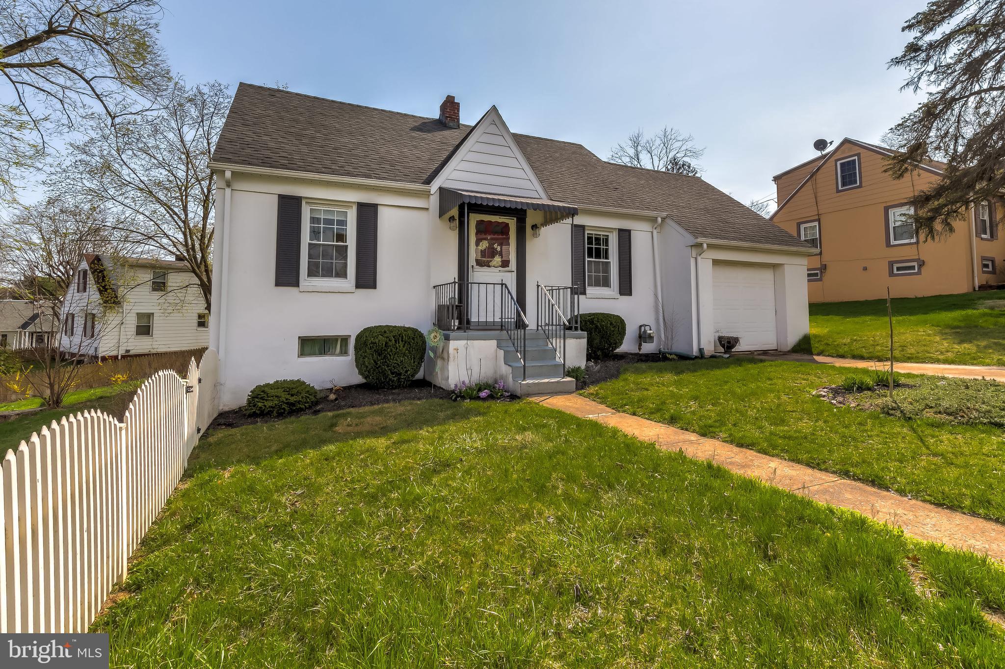 48 Ridgeway Drive York, PA 17404 - Photo 2 of 30 Gallery Image 2