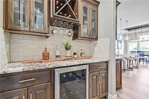 $875,000 | 11292 West 146th Terrace, Olathe, KS 66062