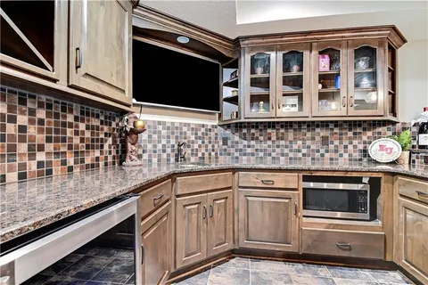 $875,000 | 11292 West 146th Terrace, Olathe, KS 66062