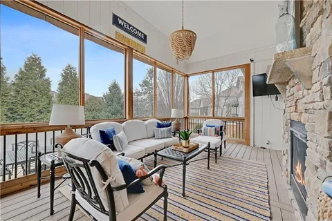 $875,000 | 11292 West 146th Terrace, Olathe, KS 66062