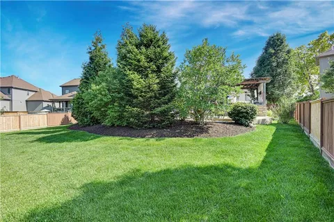 $875,000 | 11292 West 146th Terrace, Olathe, KS 66062