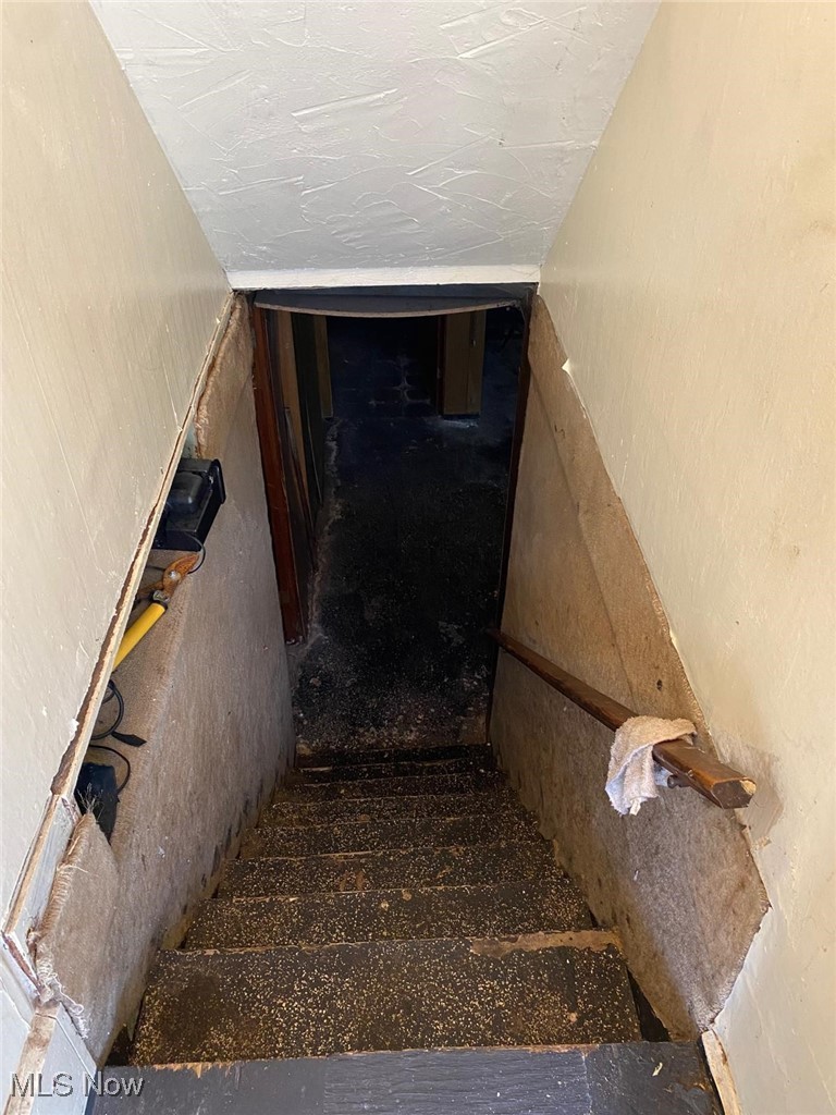 17011 Ridgeton Drive Cleveland, OH 44128 - Photo 22 of 35 View of stairs