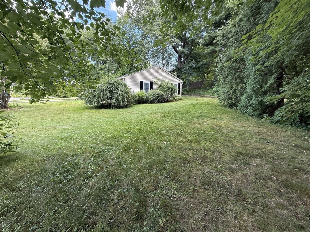 8 Warren Road Auburn, MA 01501 - Photo 24 of 24 Gallery Image 24
