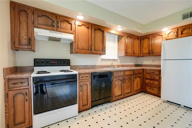 $325,000 | 1104 Southwest Mic-O-Say Drive, Blue Springs, MO 64015