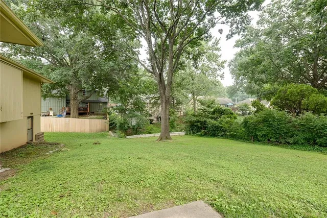 $325,000 | 1104 Southwest Mic-O-Say Drive, Blue Springs, MO 64015