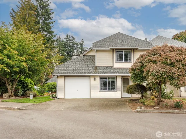$520,000 | 411 South 328th Place, Federal Way, WA 98003