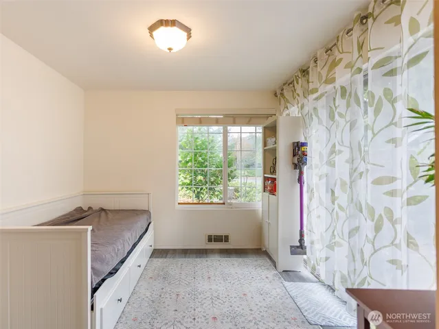 $520,000 | 411 South 328th Place, Federal Way, WA 98003