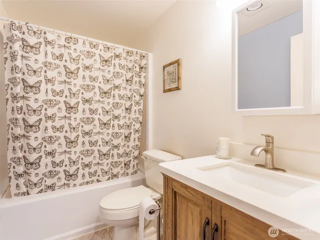 $520,000 | 411 South 328th Place, Federal Way, WA 98003