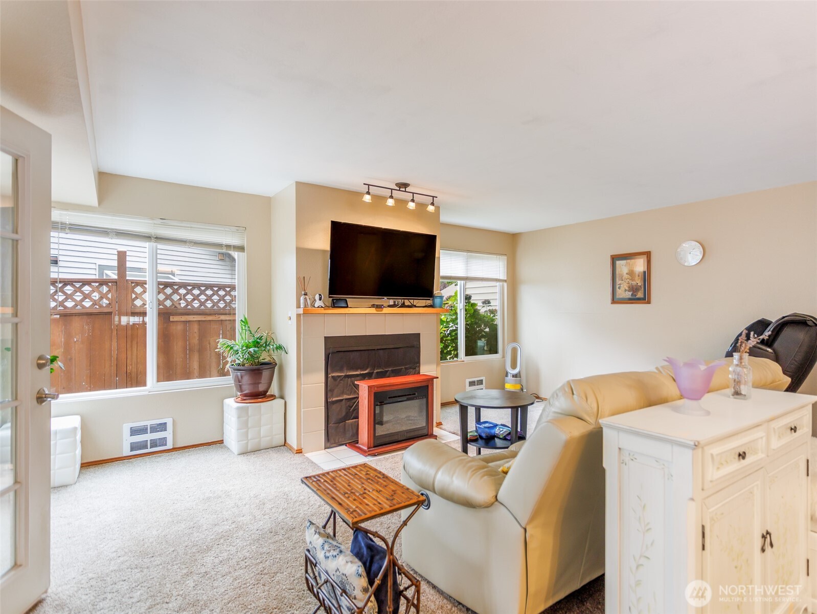 411 South 328th Place Federal Way, WA 98003 - Photo 3 of 23