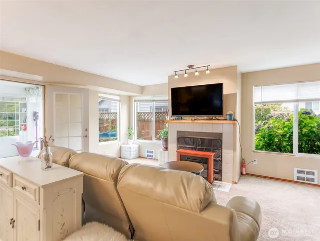 $520,000 | 411 South 328th Place, Federal Way, WA 98003