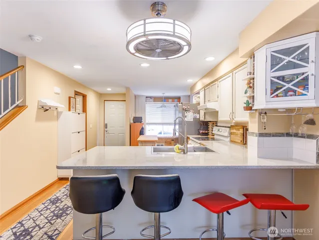 $520,000 | 411 South 328th Place, Federal Way, WA 98003