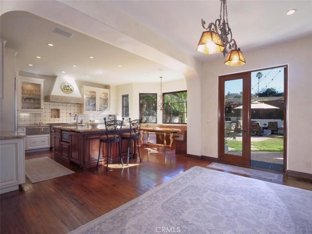 1724 Vía Estudillo Palos Verdes Estates, CA 90274 - Photo 16 of 45 a living room with furniture a window and appliances