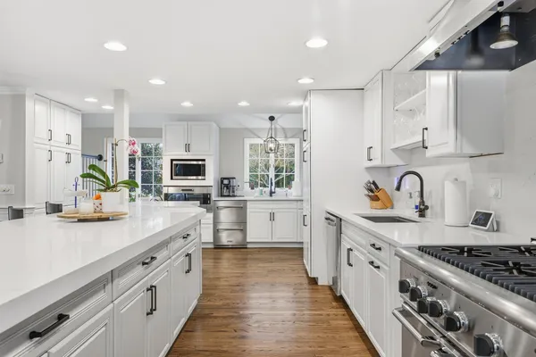 $1,849,000 | 23 Middle Pond Path, Marstons Mills, MA 02648