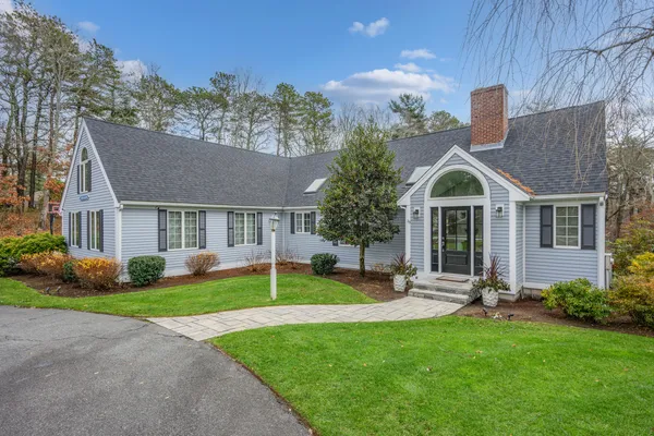 $1,849,000 | 23 Middle Pond Path, Marstons Mills, MA 02648