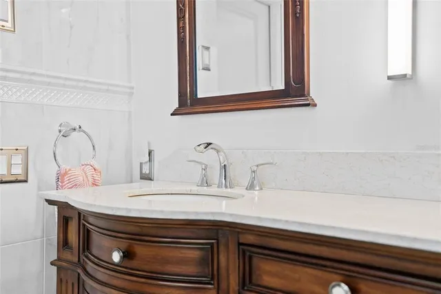 $5,995 | 1600 Gulf Boulevard, Unit 1016, Clearwater Beach, FL 33767