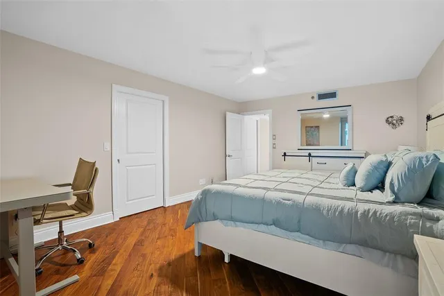 $5,995 | 1600 Gulf Boulevard, Unit 1016, Clearwater Beach, FL 33767