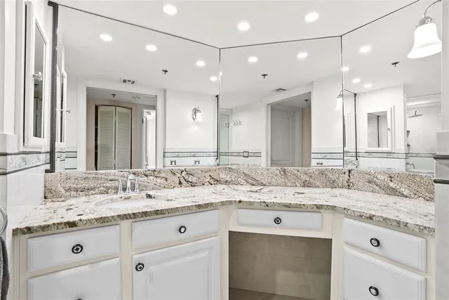 $5,995 | 1600 Gulf Boulevard, Unit 1016, Clearwater Beach, FL 33767