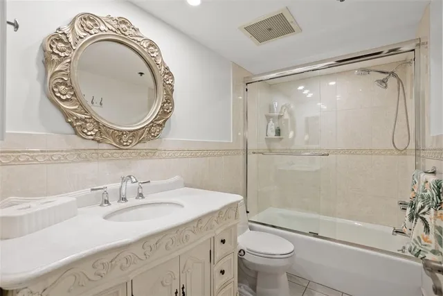 $5,995 | 1600 Gulf Boulevard, Unit 1016, Clearwater Beach, FL 33767