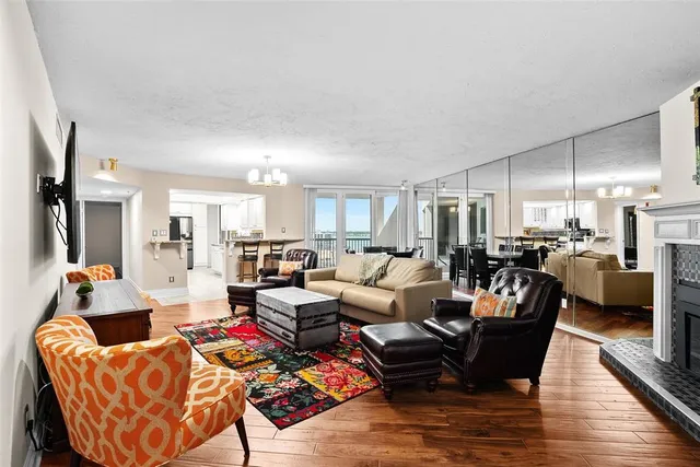 $5,995 | 1600 Gulf Boulevard, Unit 1016, Clearwater Beach, FL 33767