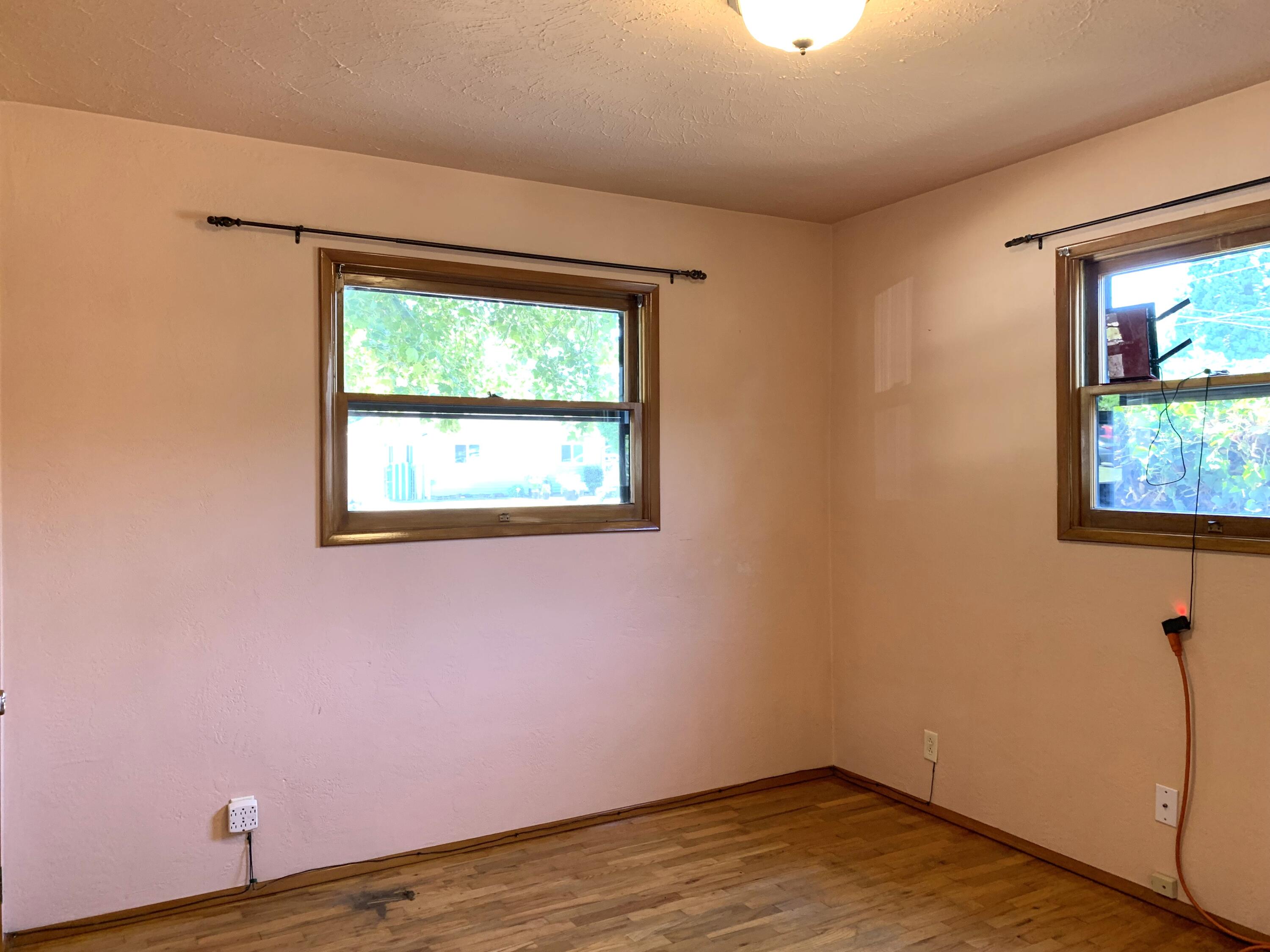 211 Princess Way Central Point, OR 97502 - Photo 9 of 45 6 bedroom 3
