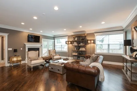 $1,100,000 | 1063 Osterman Avenue, Deerfield, IL 60015
