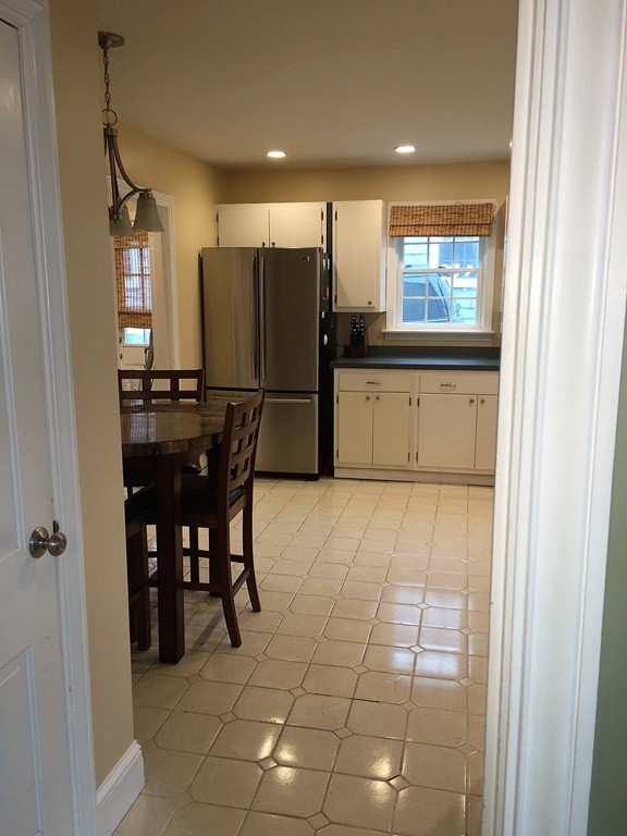10 Alexander Road Worcester, MA 01606 - Photo 4 of 21 Gallery Image 4