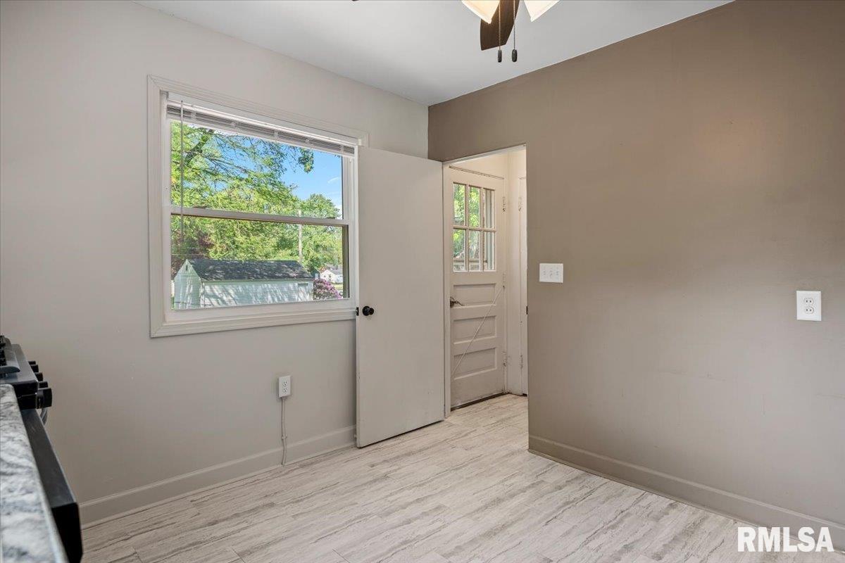 3211 South 3rd Street Springfield, IL 62703 - Photo 8 of 32