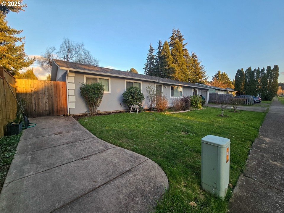 1855 4 Oaks Grange Road Eugene, OR 97405 - Photo 2 of 12 Gallery Image 2