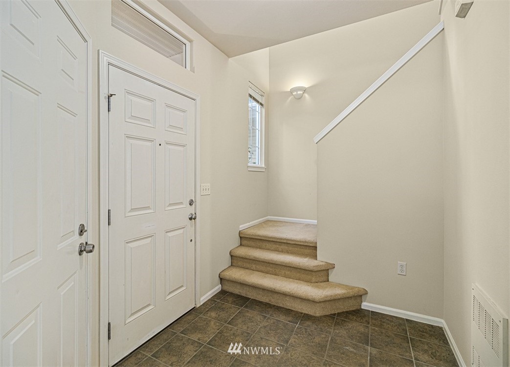 211 South 48th Street, Unit B Renton, WA 98055 - Photo 4 of 30 Gallery Image 4