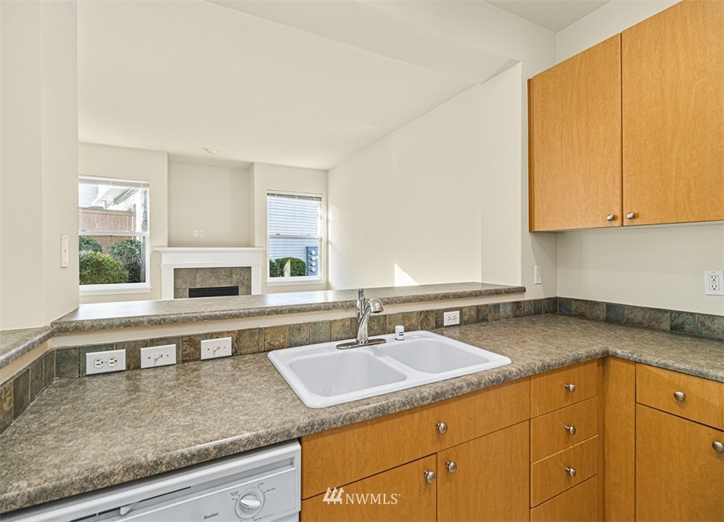 211 South 48th Street, Unit B Renton, WA 98055 - Photo 8 of 30 Gallery Image 8