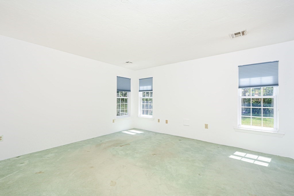115 Ridgefield Circle, Unit A Clinton, MA 01510 - Photo 9 of 16 Gallery Image 9