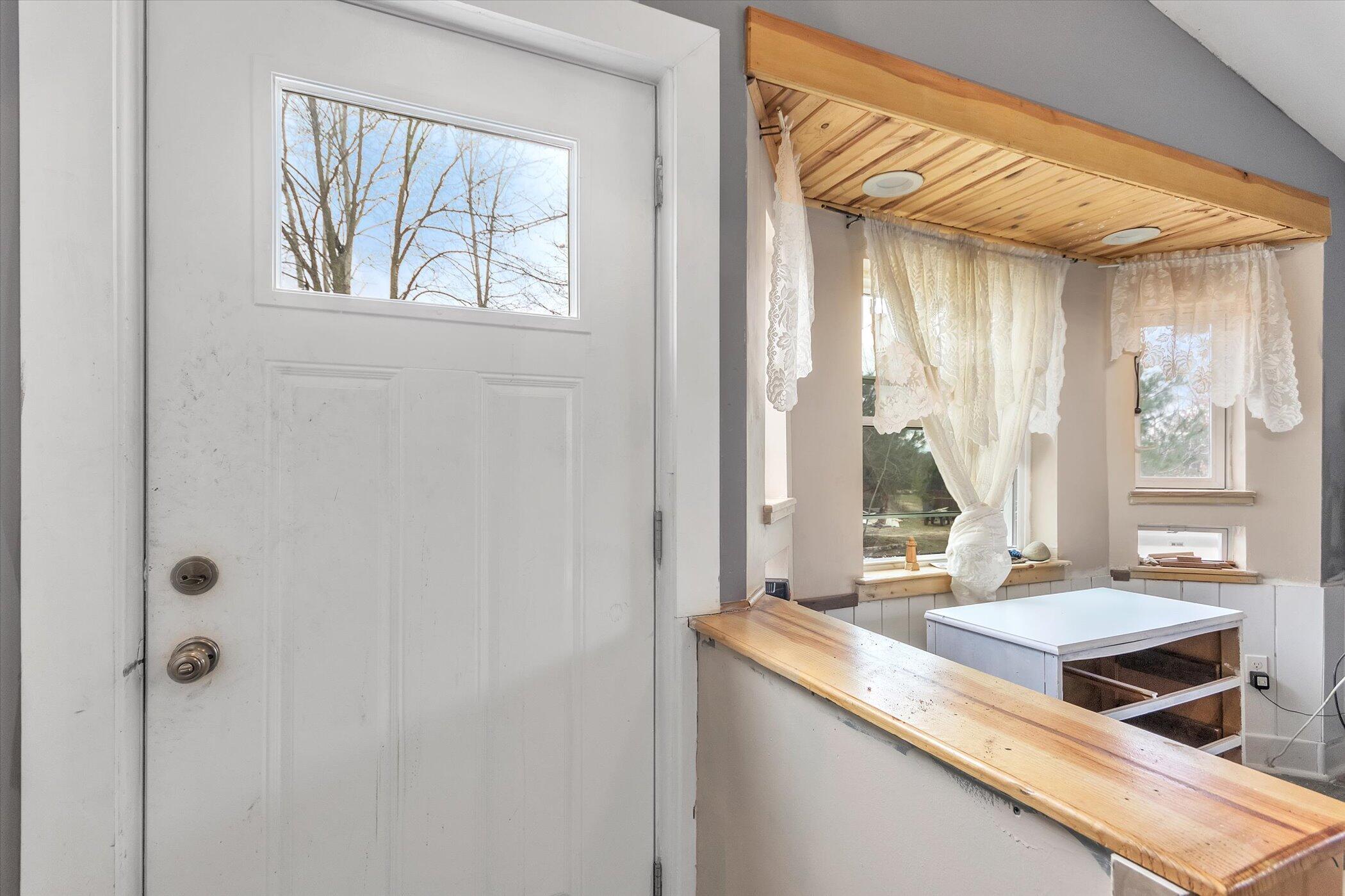 07-18520-Edgar-Rd-WindowStill-Real-Estat