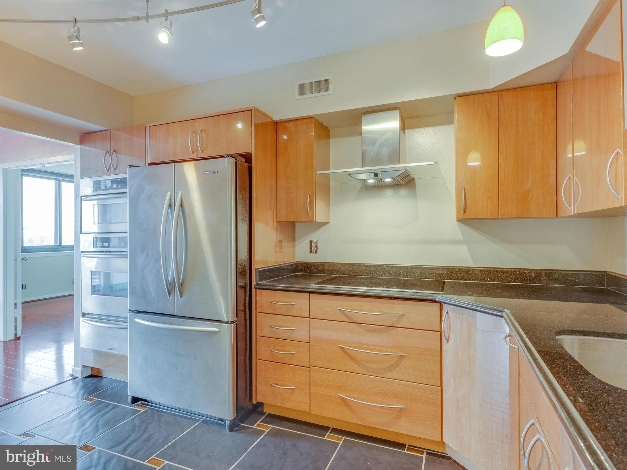 5505 Seminary Road, Unit 1314N Falls Church, VA 22041 - Photo 5 of 30 Kitchen
