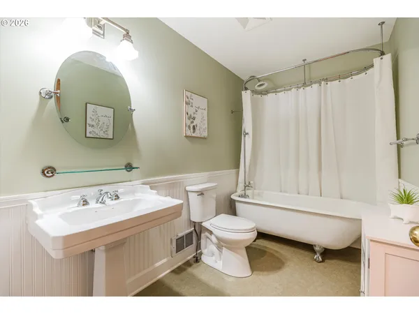 $879,900 | 44450 Southeast Tuckridge Road, Sandy, OR 97055