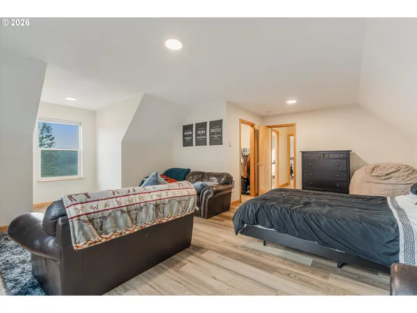 $879,900 | 44450 Southeast Tuckridge Road, Sandy, OR 97055