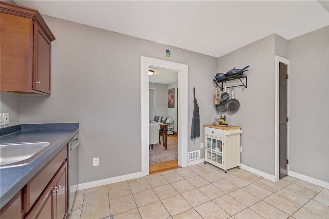 127 Castleford Road Greece, NY 14616 - Photo 15 of 26