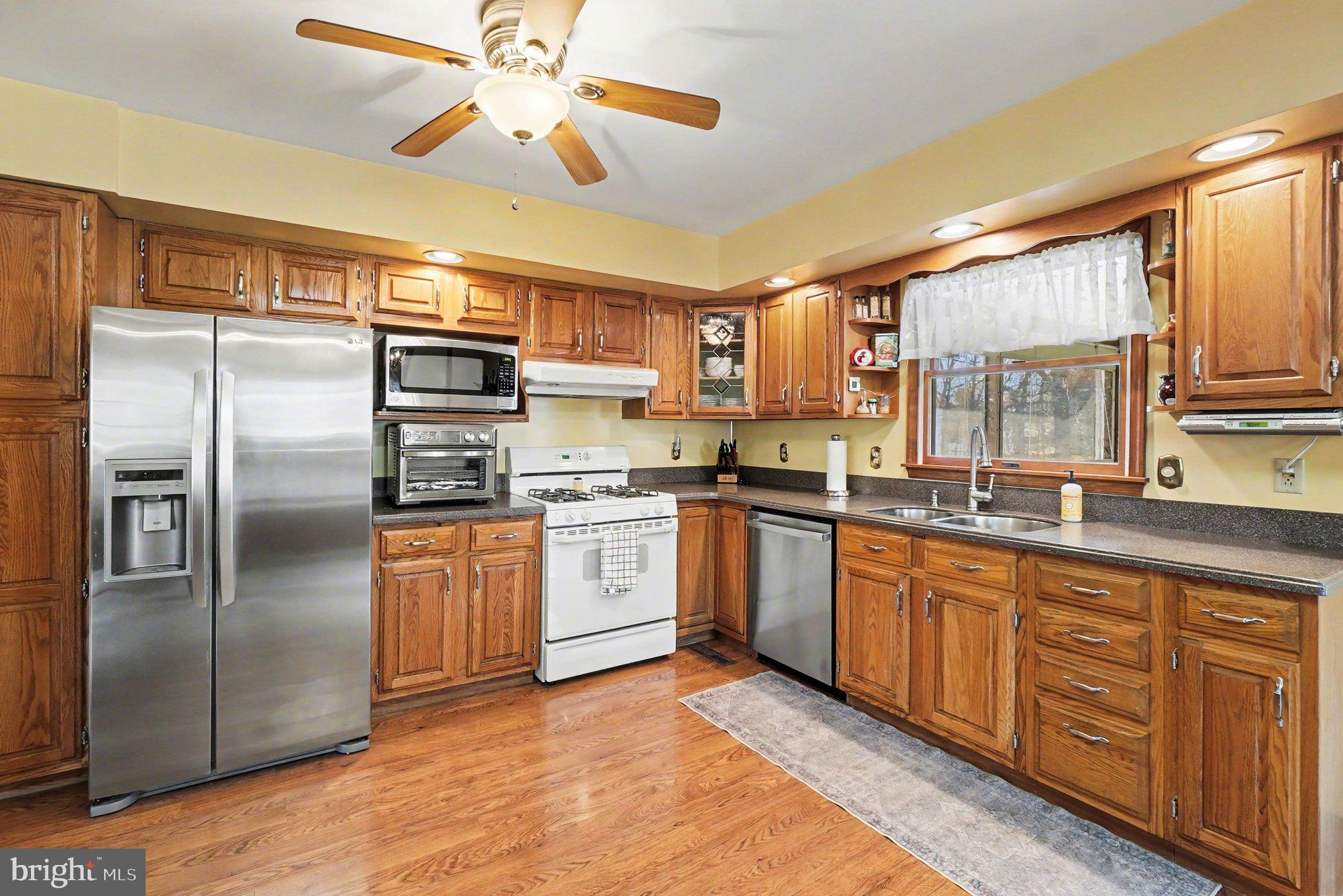72 Cynthia Court Elkton, MD 21921 - Photo 14 of 61 Stainless Steel Appliances (New Dishwasher 2025)