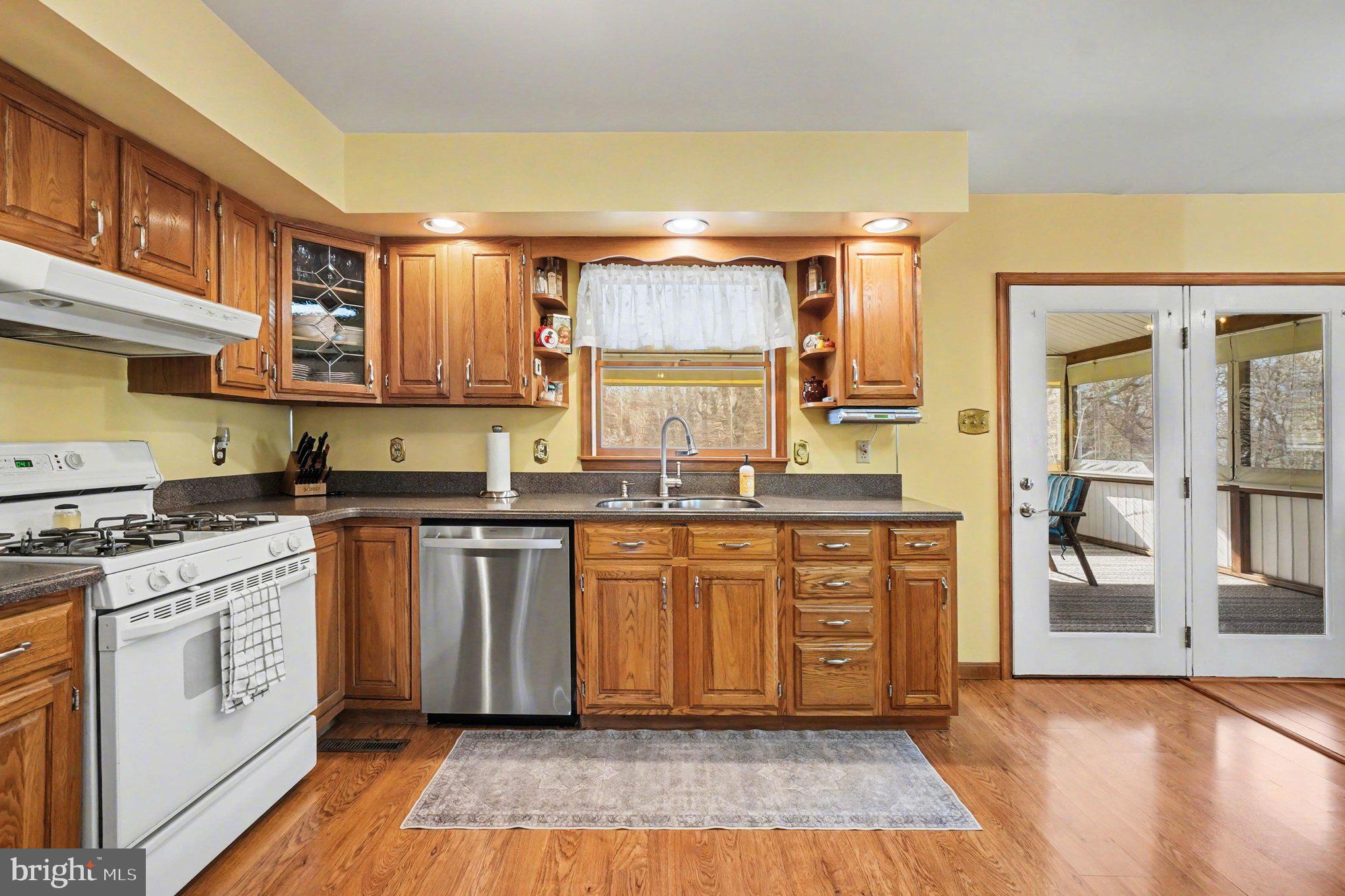 72 Cynthia Court Elkton, MD 21921 - Photo 16 of 61 Corian Countertops & Double Stainless Steel Sink