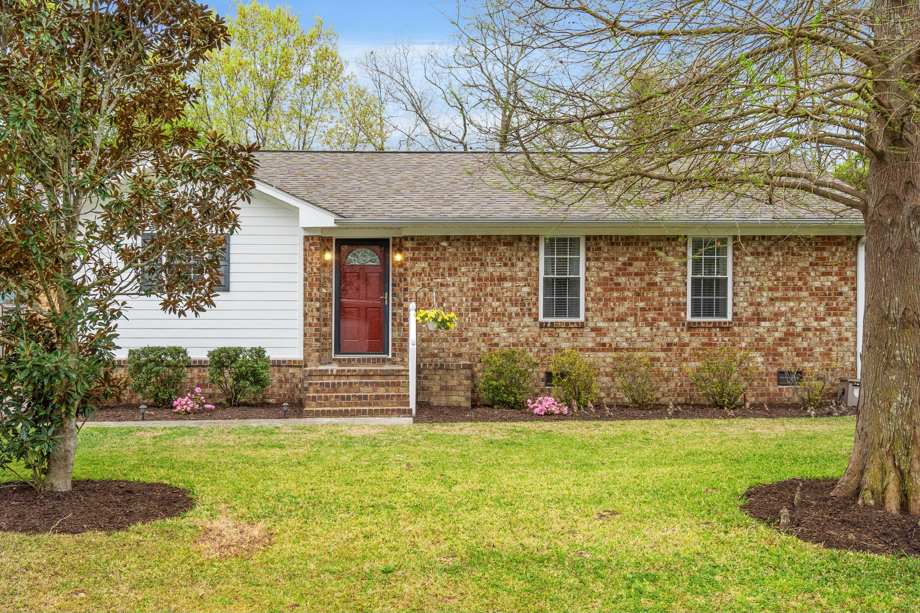 1515 Wakendaw Road Mount Pleasant, SC 29464 - Photo 1 of 30 EYE00004