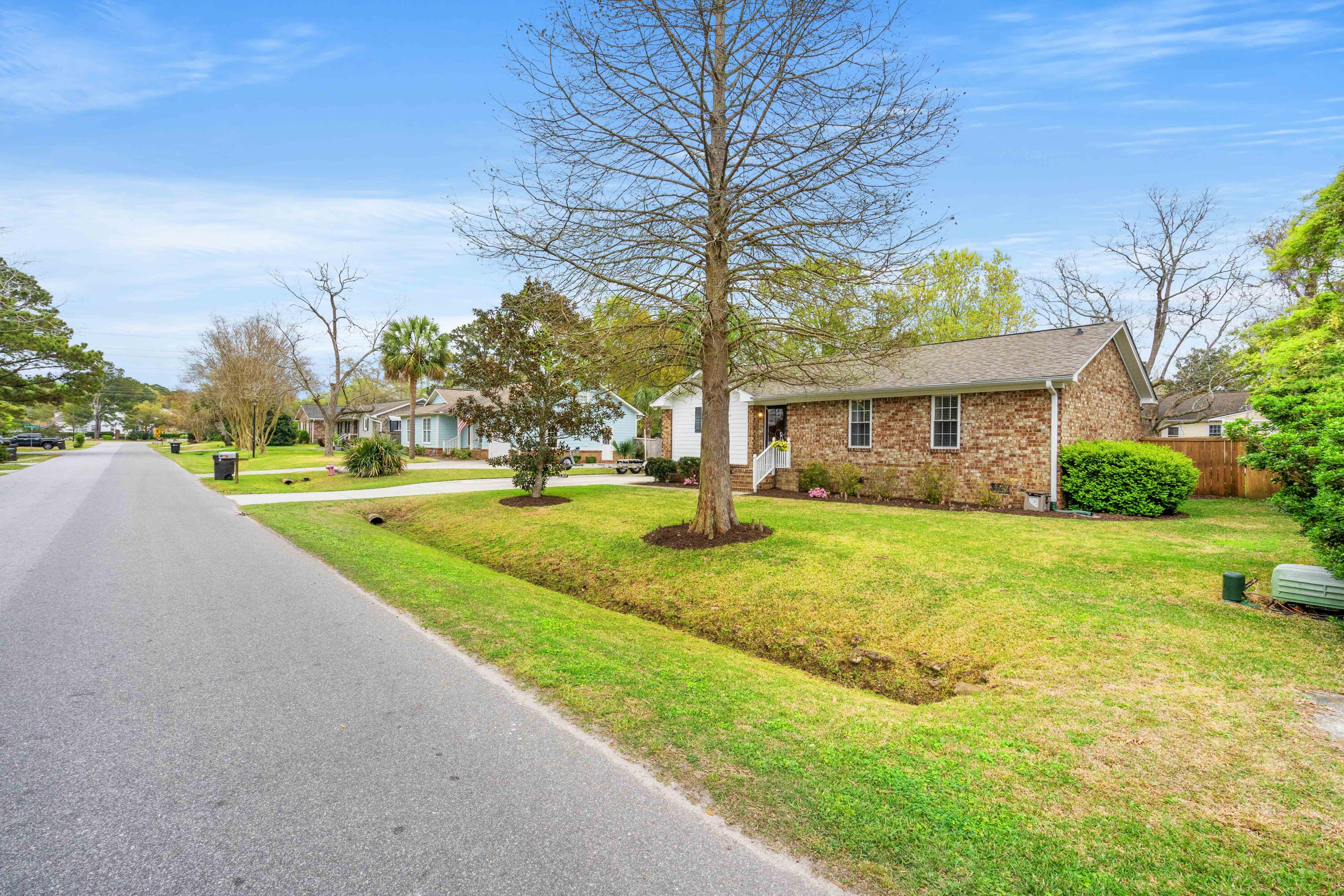 1515 Wakendaw Road Mount Pleasant, SC 29464 - Photo 2 of 30 EYE00001