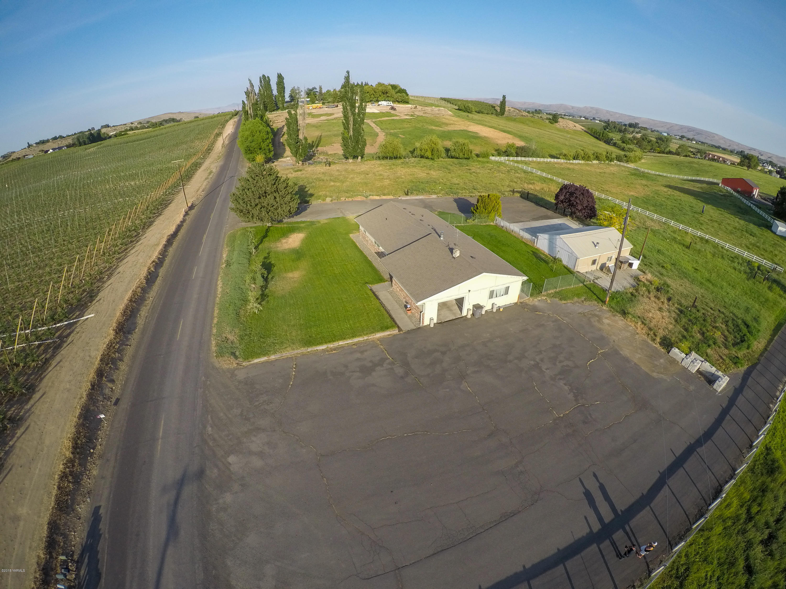 13406 Summitview Ext Road Yakima, WA 98908 - Photo 6 of 26 a view of a swimming pool with a patio