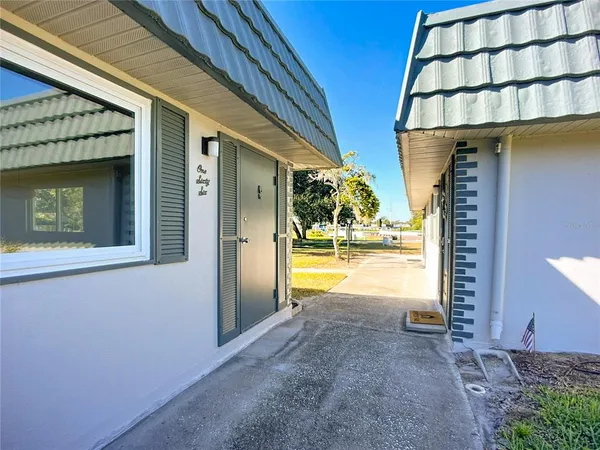 $109,000 | 1811 Bedford Lane, Unit 166, Sun City Center, FL 33573