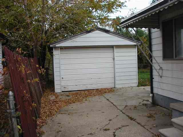 21429 Waltham Road Warren, MI 48089 - Photo 2 of 2 31030600-2.JPG