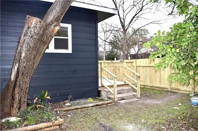 $2,000 | 611 Nelray Boulevard, Unit B, Austin, TX 78751