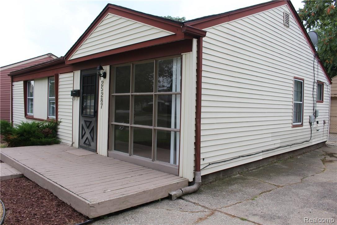 25287 Hayes Road Warren, MI 48089 - Photo 17 of 17 IMG_2243.JPG
