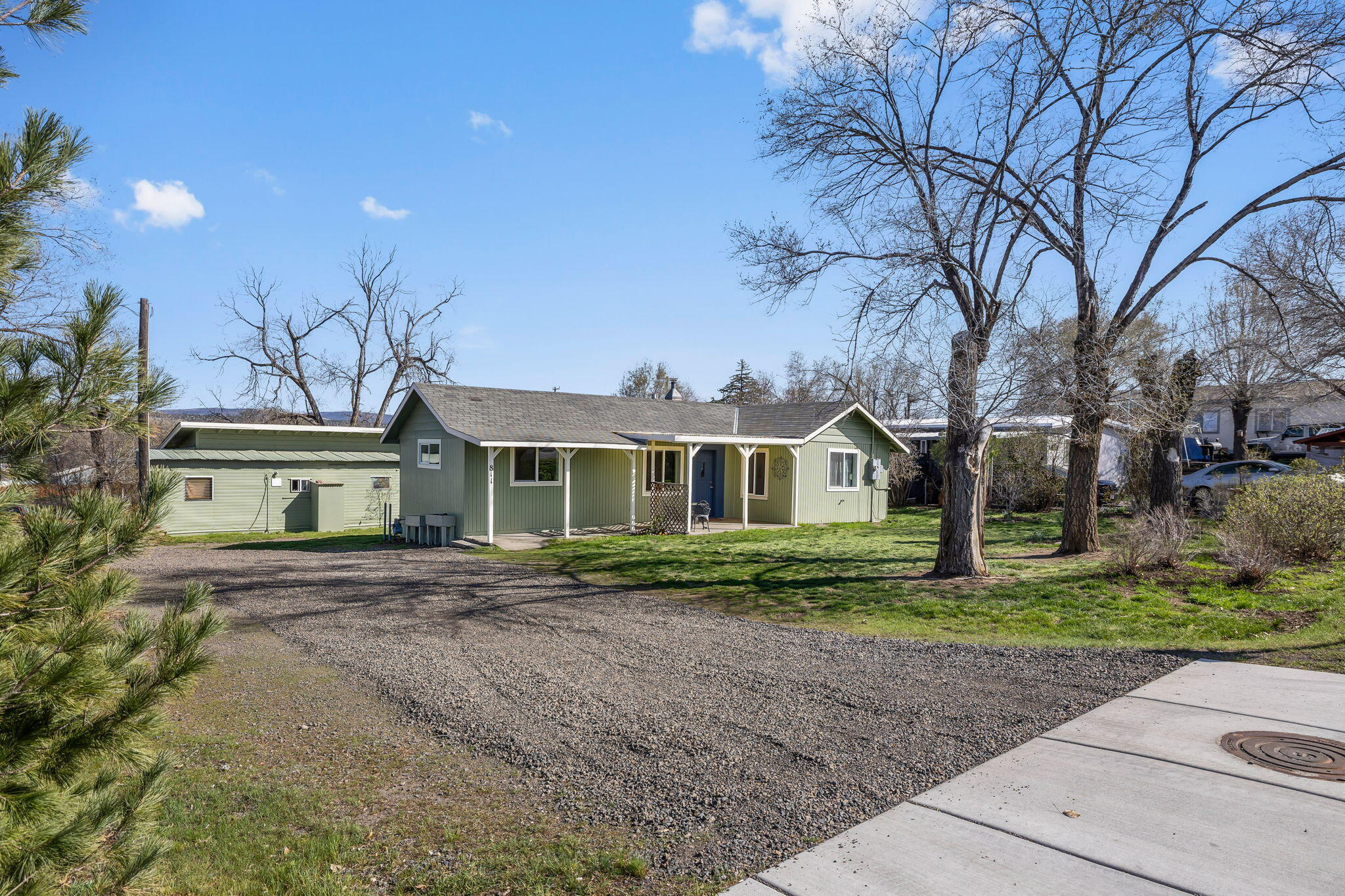 811 Southwest Madison Street Madras, OR 97741 - Photo 2 of 51