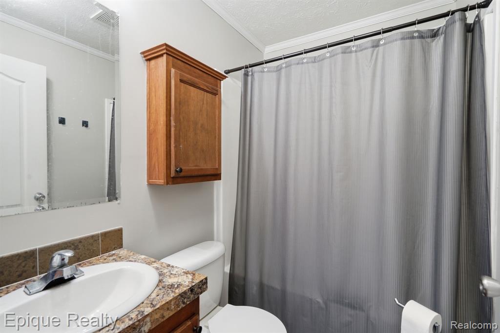 16031 Beech Daly Road Taylor, MI 48180 - Photo 15 of 21