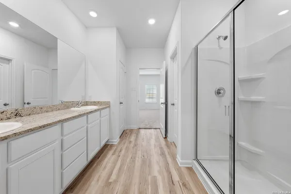 $373,900 | 16174 Farmer, Lytle, TX 78052