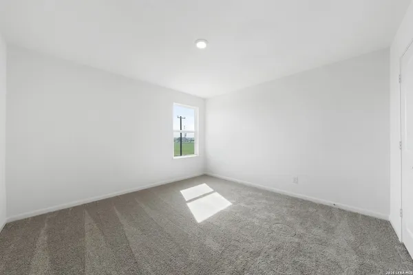 $373,900 | 16174 Farmer, Lytle, TX 78052