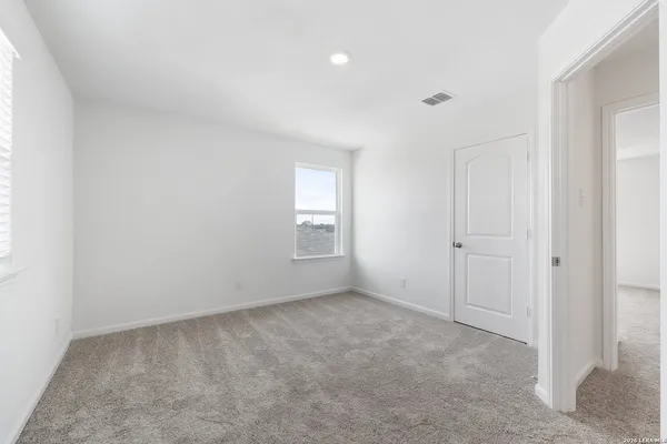 $373,900 | 16174 Farmer, Lytle, TX 78052